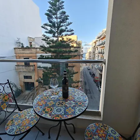 The Exchange - Designer In With Side Sea View, 300 Metres Away From * St. Paul's Bay