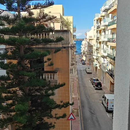 The Exchange - Designer In With Side Sea View, 300 Metres Away From * St. Paul's Bay