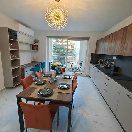 The Exchange - Designer In With Side Sea View, 300 Metres Away From * St. Paul's Bay