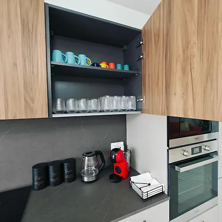 The Exchange - Designer In With Side Sea View, 300 Metres Away From Daire