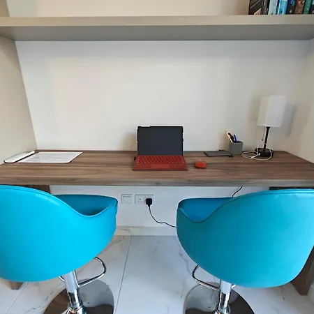 The Exchange - Designer In With Side Sea View, 300 Metres Away From St. Paul's Bay