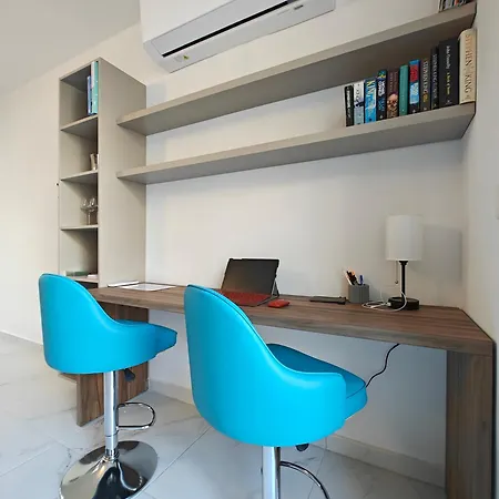 Appartement The Exchange - Designer In With Side Sea View, 300 Metres Away From