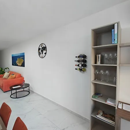 The Exchange - Designer In With Side Sea View, 300 Metres Away From Daire