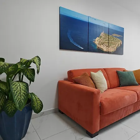 Appartement The Exchange - Designer In With Side Sea View, 300 Metres Away From St. Paul's Bay