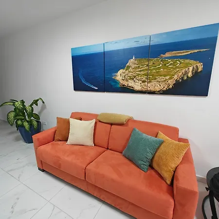 The Exchange - Designer In With Side Sea View, 300 Metres Away From *