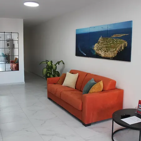 Appartement The Exchange - Designer In With Side Sea View, 300 Metres Away From St. Paul's Bay