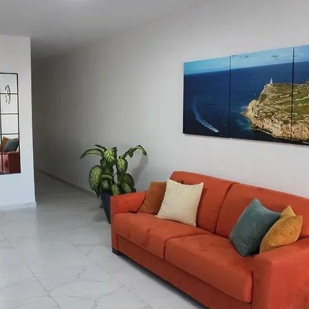 The Exchange - Designer In With Side Sea View, 300 Metres Away From Appartement