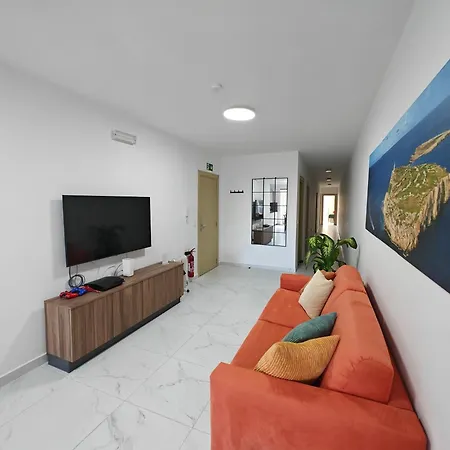 The Exchange - Designer In With Side Sea View, 300 Metres Away From Appartement