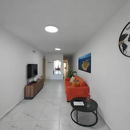 The Exchange - Designer In With Side Sea View, 300 Metres Away From Appartement *