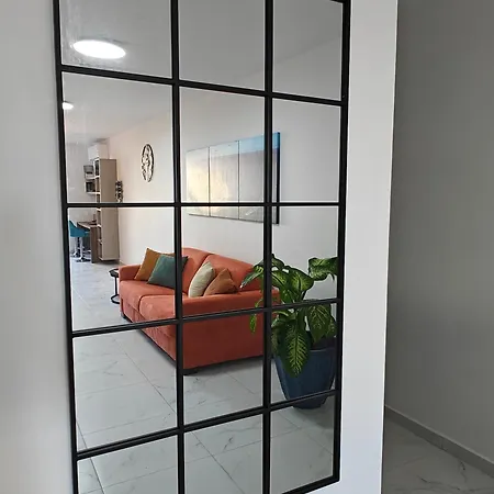 The Exchange - Designer In With Side Sea View, 300 Metres Away From Daire