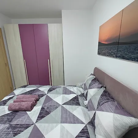 The Exchange - Designer In With Side Sea View, 300 Metres Away From St. Paul's Bay