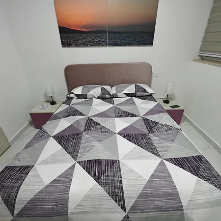 Appartement The Exchange - Designer In With Side Sea View, 300 Metres Away From