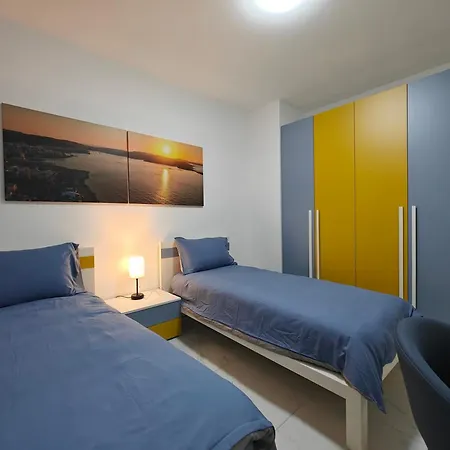 The Exchange - Designer In With Side Sea View, 300 Metres Away From Daire