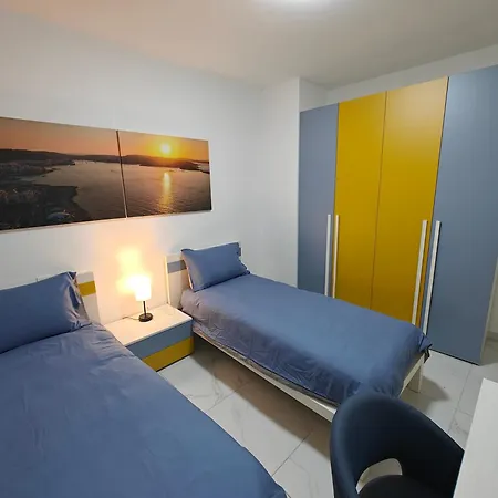 The Exchange - Designer In With Side Sea View, 300 Metres Away From * St. Paul's Bay