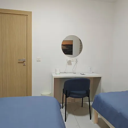 The Exchange - Designer In With Side Sea View, 300 Metres Away From Appartement St. Paul's Bay