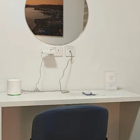 The Exchange - Designer In With Side Sea View, 300 Metres Away From Appartement St. Paul's Bay