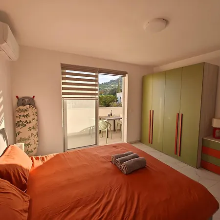 The Exchange - Designer In With Side Sea View, 300 Metres Away From St. Paul's Bay