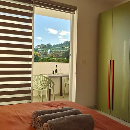 Appartement The Exchange - Designer In With Side Sea View, 300 Metres Away From