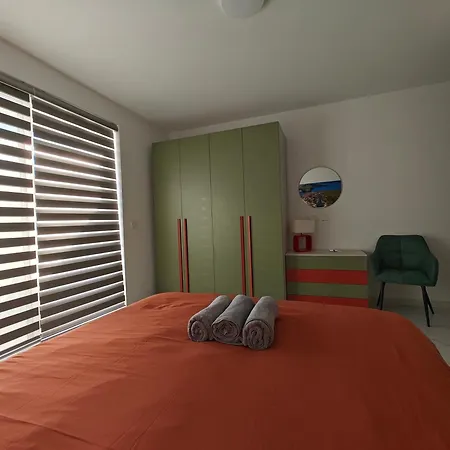 The Exchange - Designer In With Side Sea View, 300 Metres Away From * St. Paul's Bay