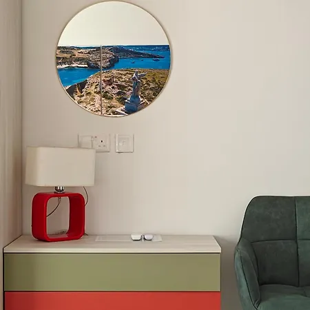 The Exchange - Designer In With Side Sea View, 300 Metres Away From Appartement