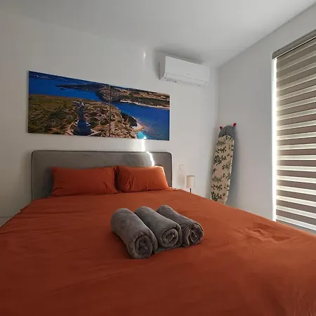 Daire The Exchange - Designer In With Side Sea View, 300 Metres Away From