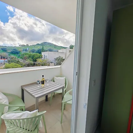 Appartement The Exchange - Designer In With Side Sea View, 300 Metres Away From