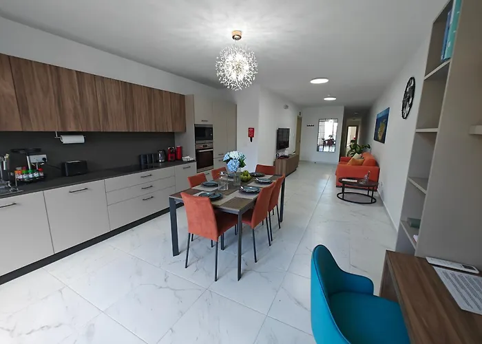 The Exchange - Designer In With Side Sea View, 300 Metres Away From Apartamento St Paul's Bay