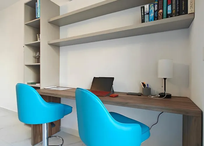 Apartamento The Exchange - Designer In With Side Sea View, 300 Metres Away From