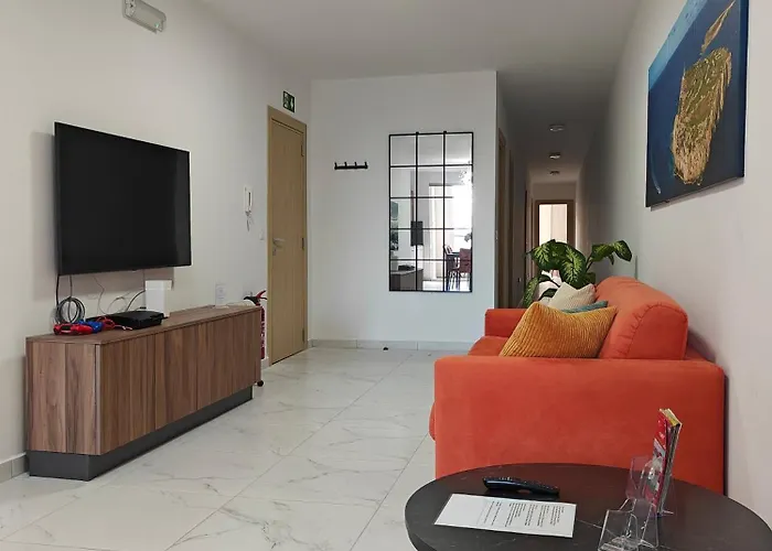 Apartament The Exchange - Designer In With Side Sea View, 300 Metres Away From St. Paul's Bay