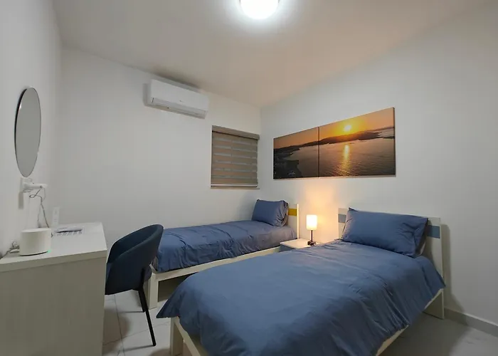 Apartamento The Exchange - Designer In With Side Sea View, 300 Metres Away From St Paul's Bay