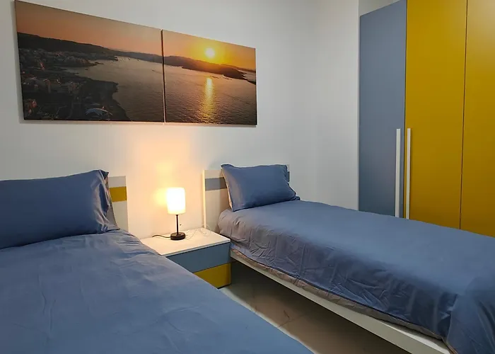 Apartament The Exchange - Designer In With Side Sea View, 300 Metres Away From