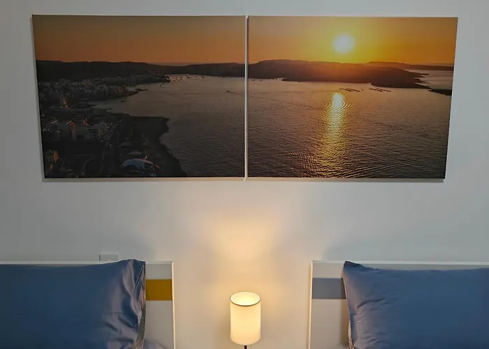 The Exchange - Designer In With Side Sea View, 300 Metres Away From *