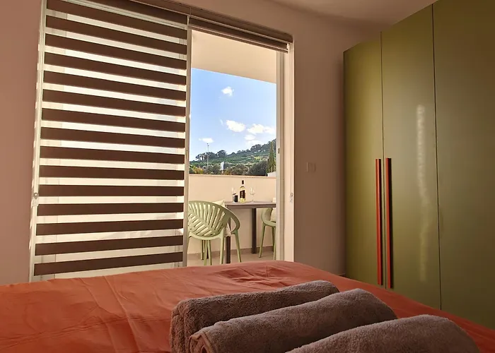 The Exchange - Designer In With Side Sea View, 300 Metres Away From Apartament *