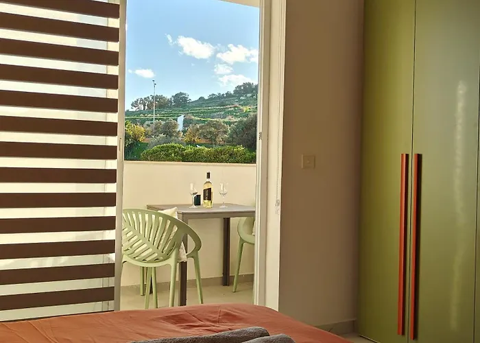 Apartament The Exchange - Designer In With Side Sea View, 300 Metres Away From