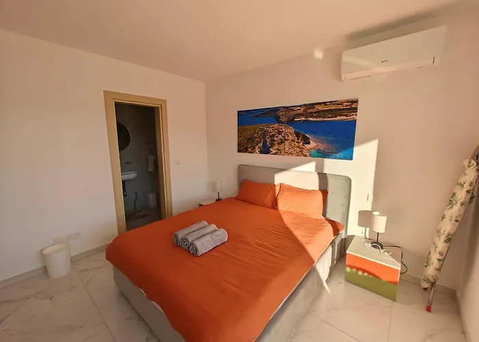 The Exchange - Designer In With Side Sea View, 300 Metres Away From Apartament