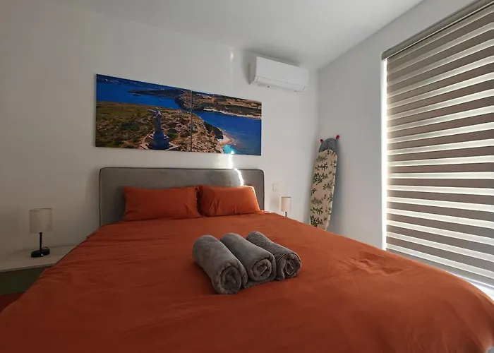 Apartamento The Exchange - Designer In With Side Sea View, 300 Metres Away From