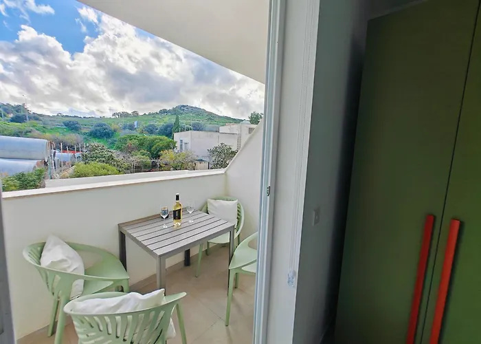 Apartamento The Exchange - Designer In With Side Sea View, 300 Metres Away From