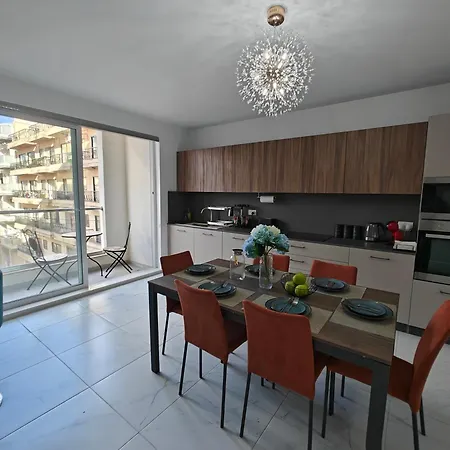 Lejlighed The Exchange - Designer In With Side Sea View, 300 Metres Away From *