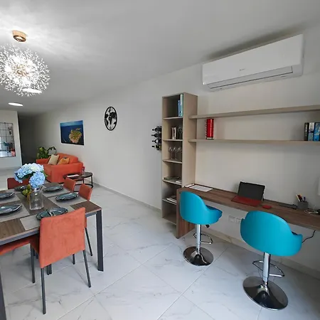 The Exchange - Designer In With Side Sea View, 300 Metres Away From Lägenhet St. Paul's Bay