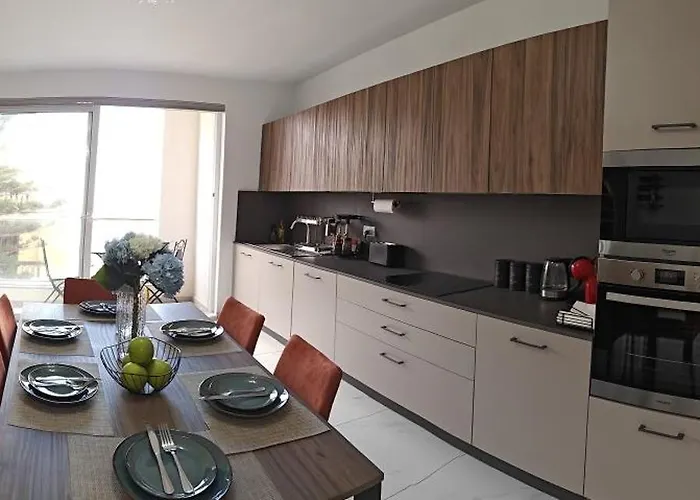 The Exchange - Designer In With Side Sea View, 300 Metres Away From San Pawl il-Baħar